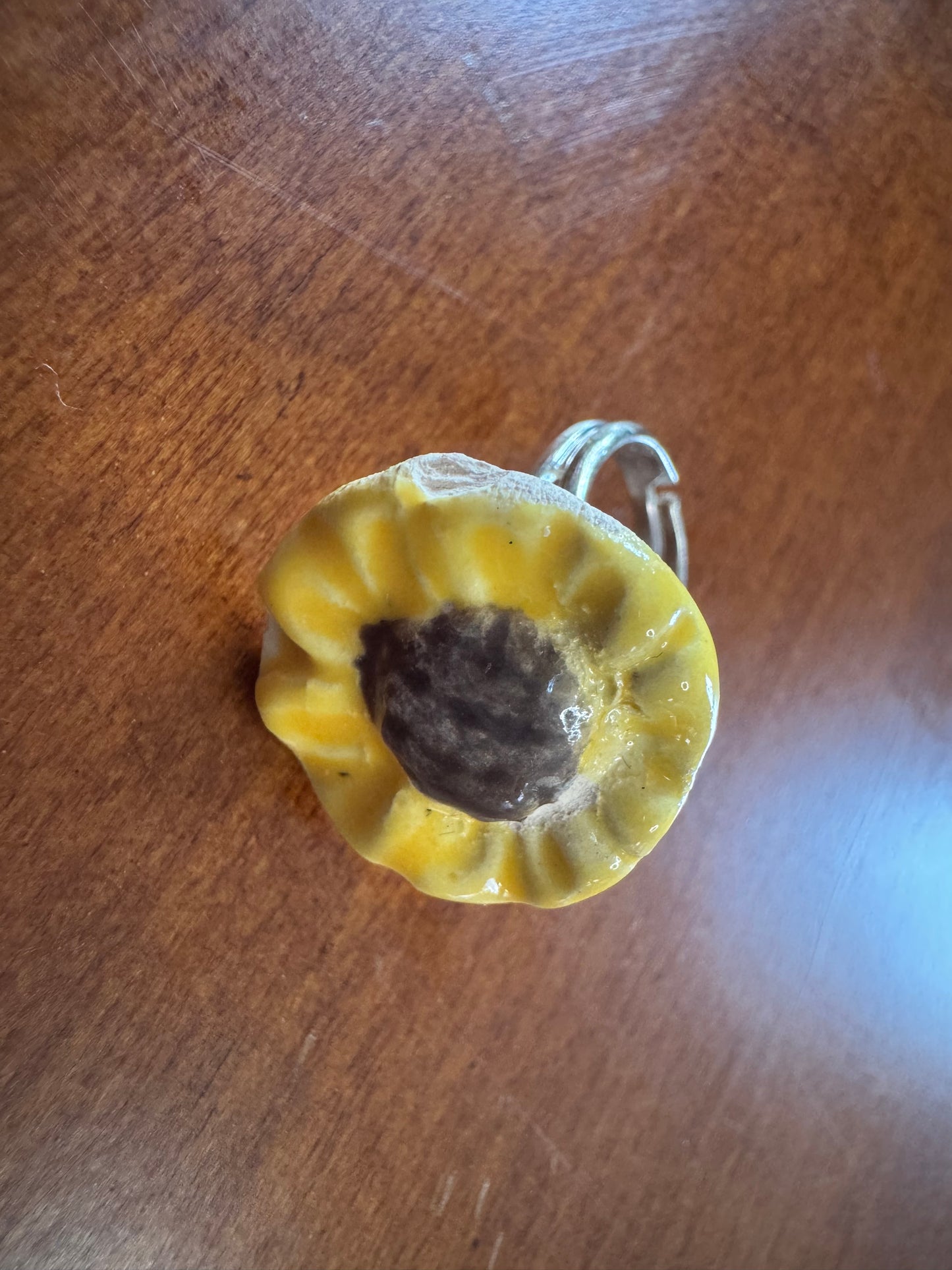 Yellow Daisy With Brown Center Ring