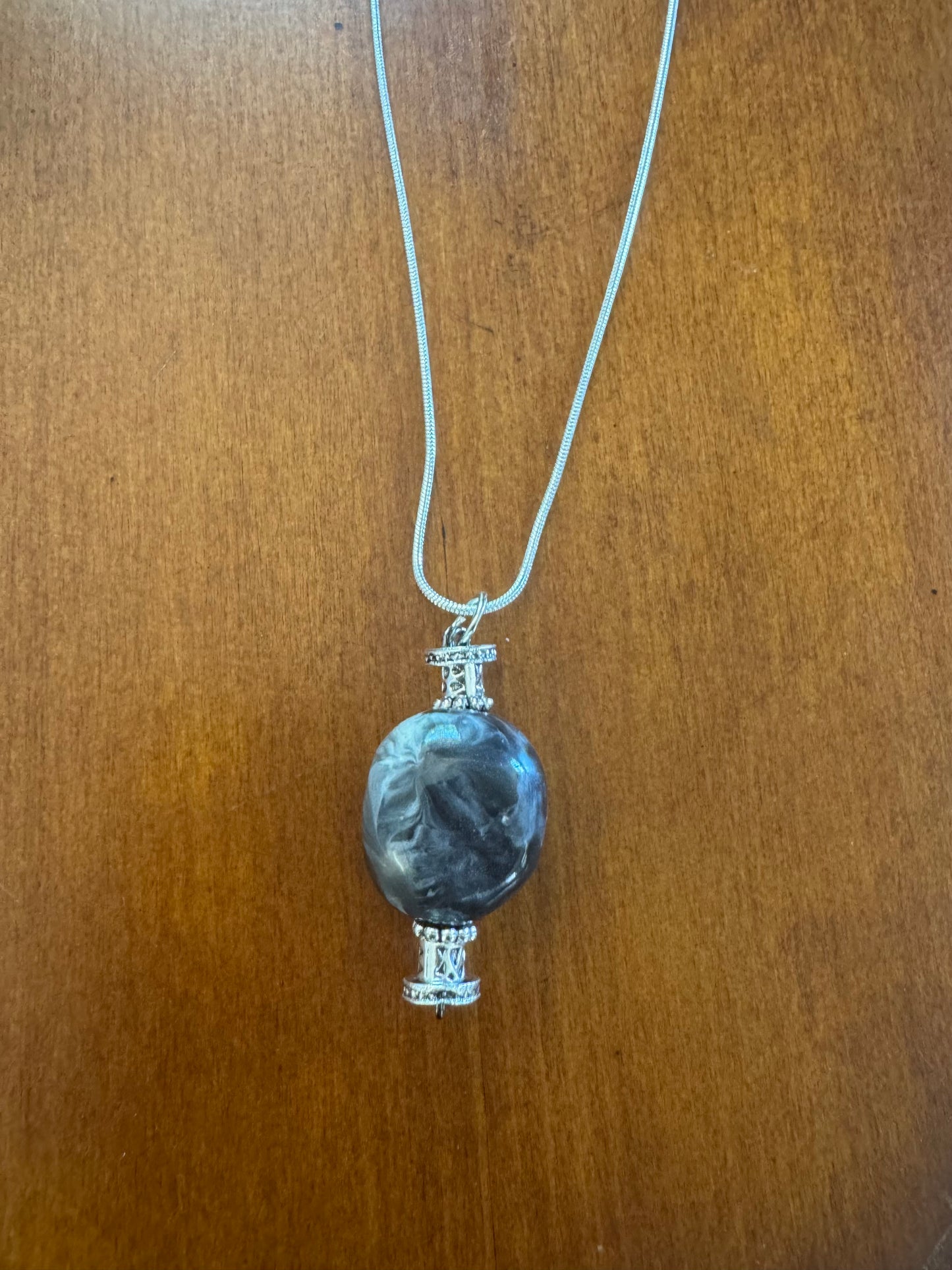 Black and White Swirl Drop