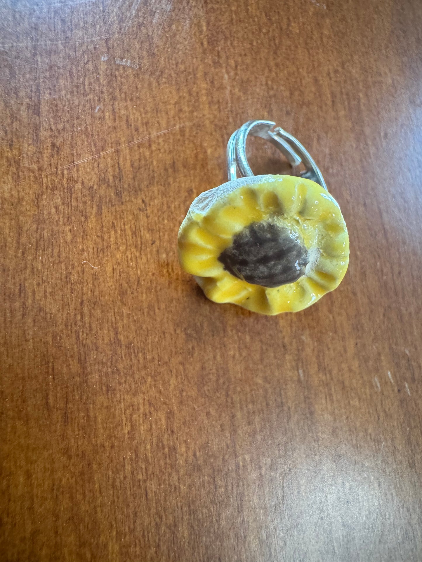 Yellow Daisy With Brown Center Ring